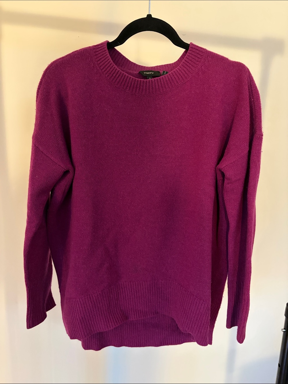 Theory Women's Crewneck Sweater in Fuchsia - 100% Cashmere